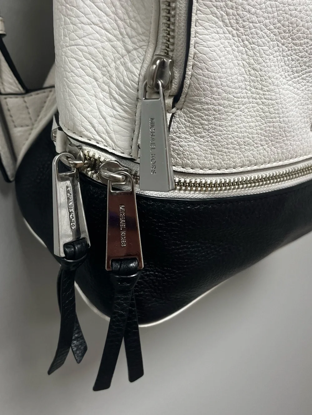 Michael Kors Rhea Medium Zip Leather Backpack White Black Colorblock